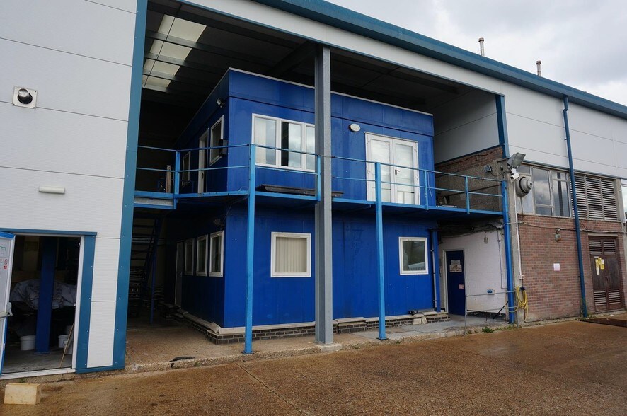 Hazel Rd, Southampton for sale - Primary Photo - Image 1 of 1