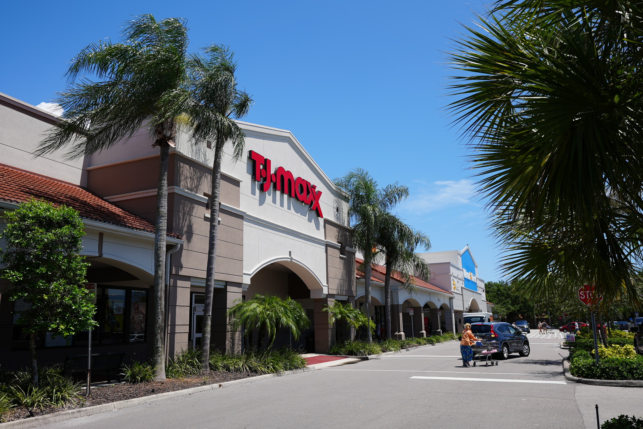 5010-5066 Airport Pulling Rd N, Naples, FL for lease Building Photo- Image 1 of 5