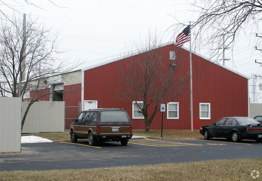 1200 Spaulding Rd, Elgin, IL for sale - Building Photo - Image 1 of 1