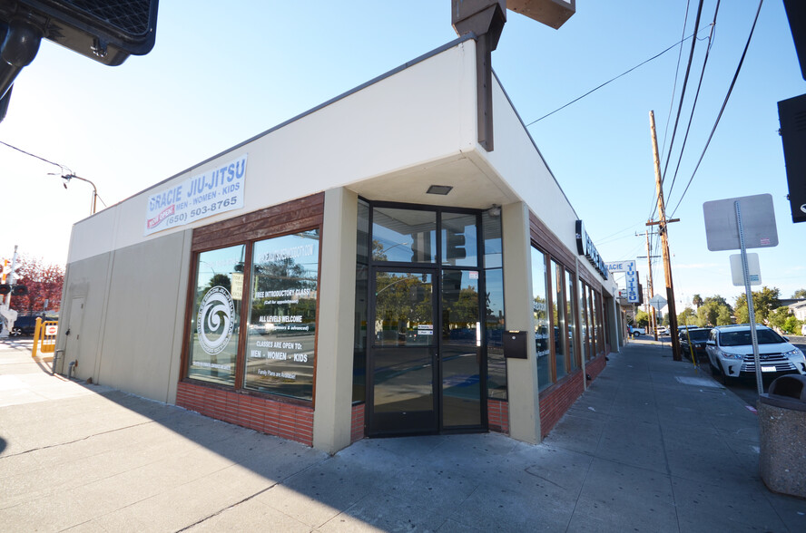 701-713 Arguello St, Redwood City, CA for lease - Building Photo - Image 3 of 24