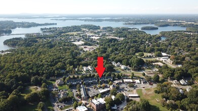 120 S Village Ln, Davidson, NC - aerial  map view