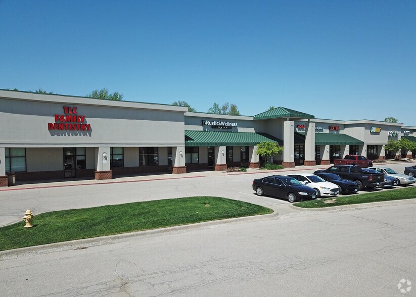 3500-3568 SW Market St, Lees Summit, MO for lease - Building Photo - Image 3 of 6