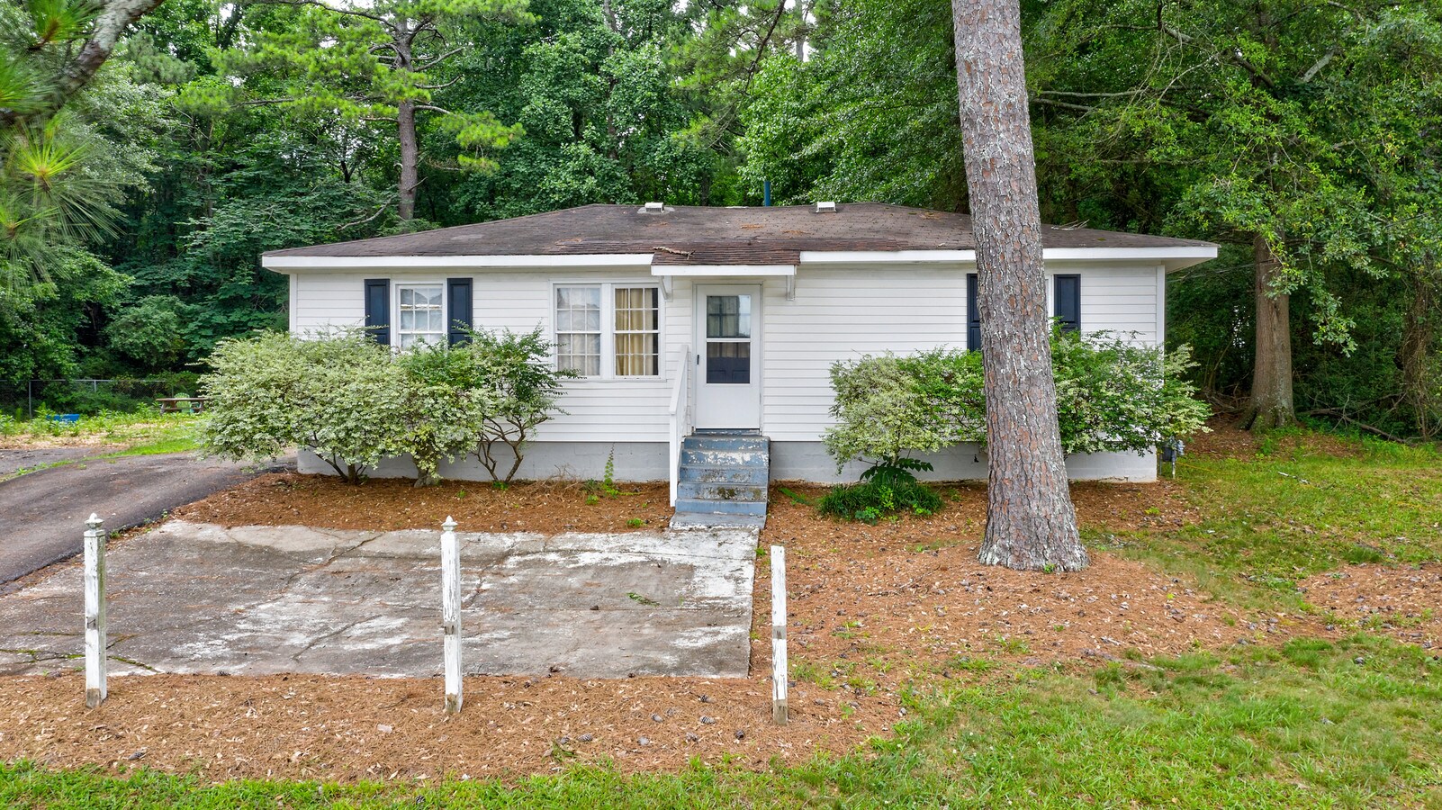 296 Thompson St, Alpharetta, GA 30009