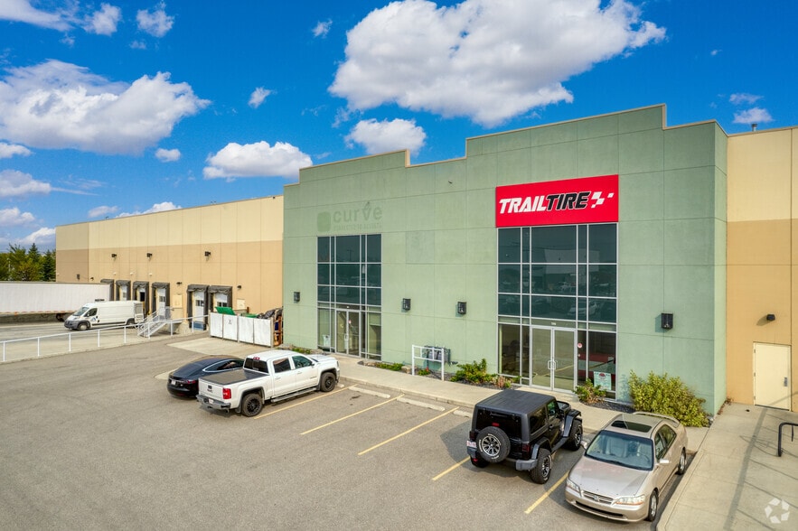 11056 48th St SE, Calgary, AB for lease - Building Photo - Image 1 of 5