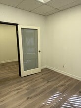 20941-20945 Devonshire St, Chatsworth, CA for lease Interior Photo- Image 1 of 4