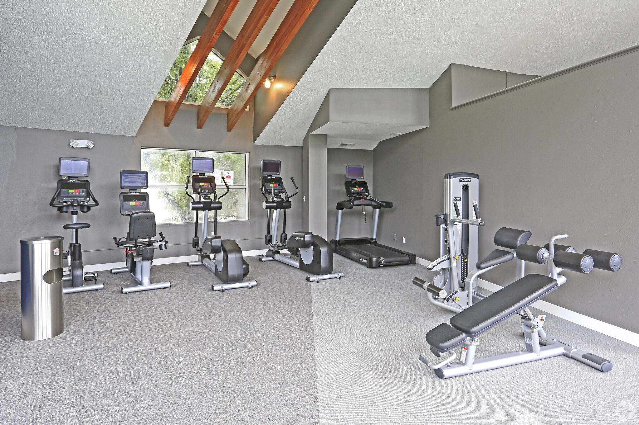 7301 Bristol Village Dr, Bloomington, MN for sale Interior Photo- Image 1 of 1