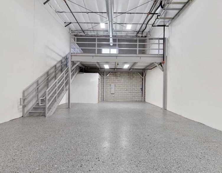 2100 Double Creek Dr, Round Rock, TX for lease - Interior Photo - Image 3 of 13
