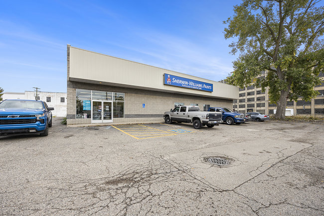 440 Cesar E Chavez Ave SW, Grand Rapids, MI for sale - Building Photo - Image 2 of 3