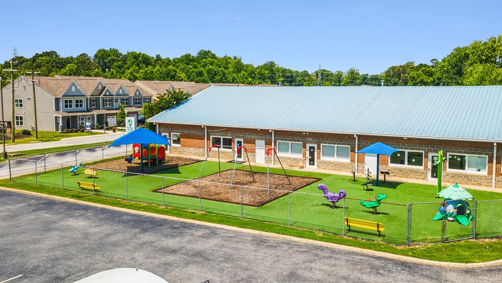 678 Fairview Rd, Simpsonville, SC for sale - Building Photo - Image 3 of 8