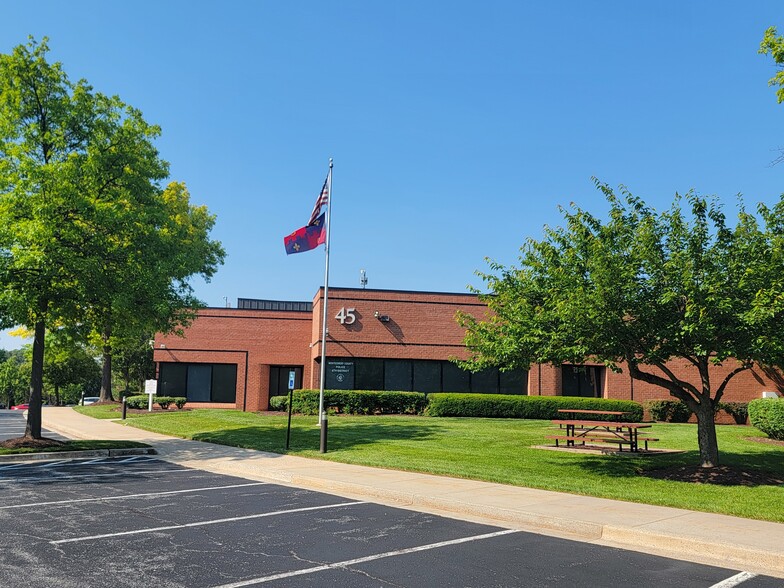 45 W Watkins Mill Rd, Gaithersburg, MD for lease - Building Photo - Image 1 of 6