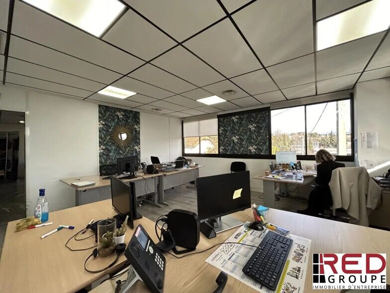 Office in Aix-en-Provence for lease - Building Photo - Image 2 of 5