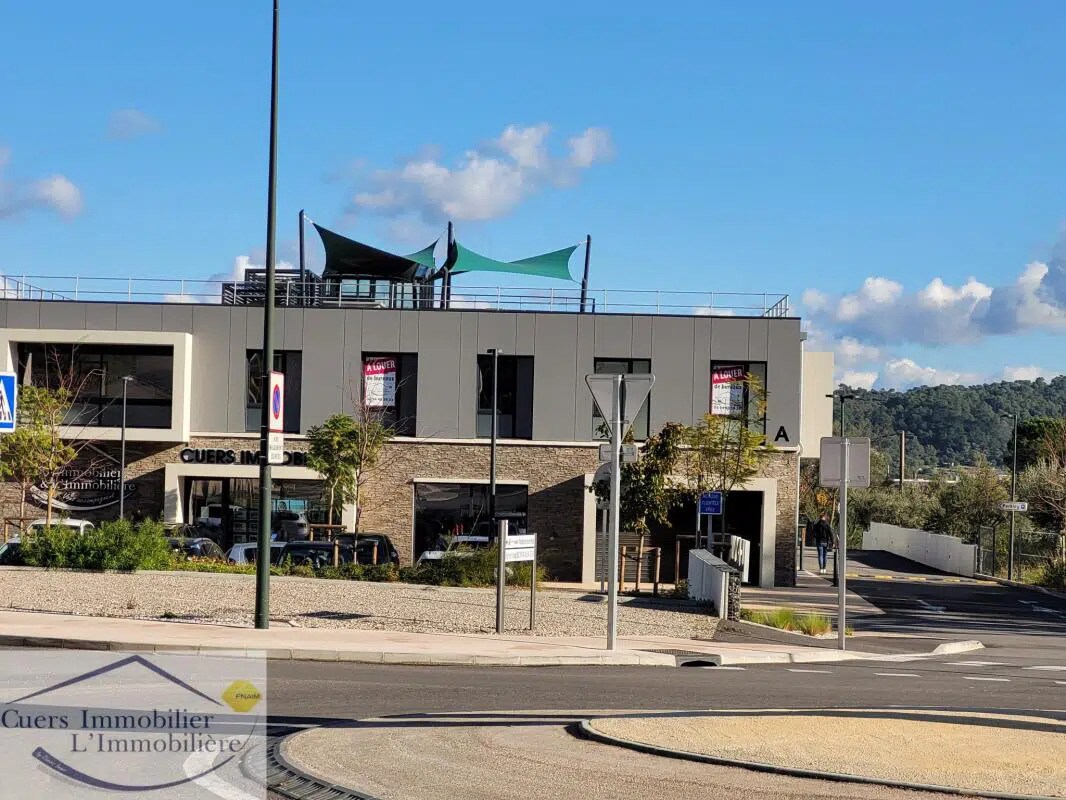 Office in Cuers for lease Building Photo- Image 1 of 14