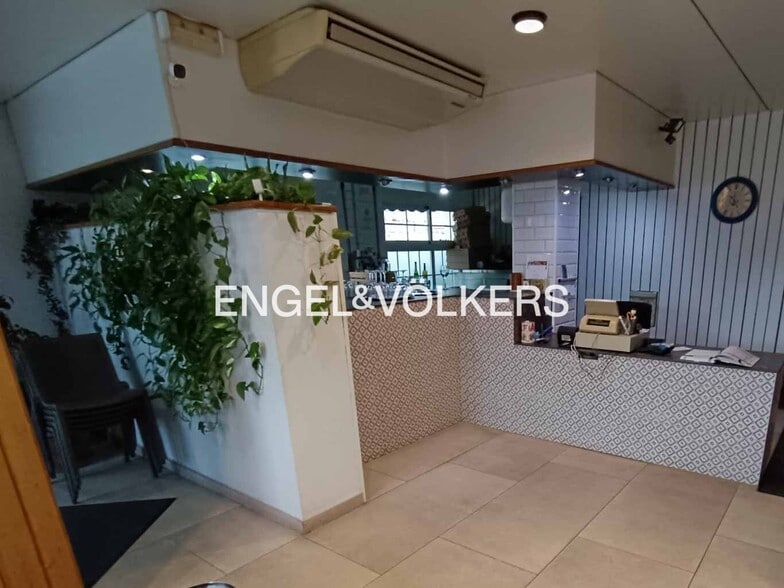 Retail in Calafell, Tarragona for sale - Interior Photo - Image 2 of 15