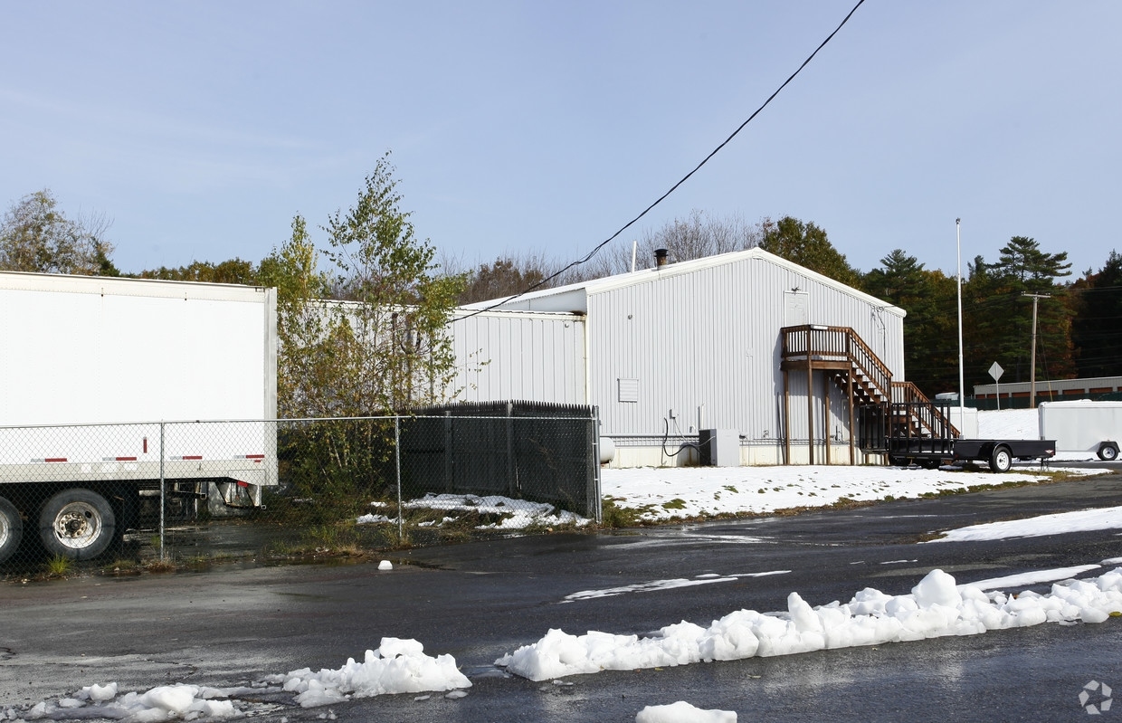 214 Plaistow Rd, Plaistow, NH for sale Primary Photo- Image 1 of 1