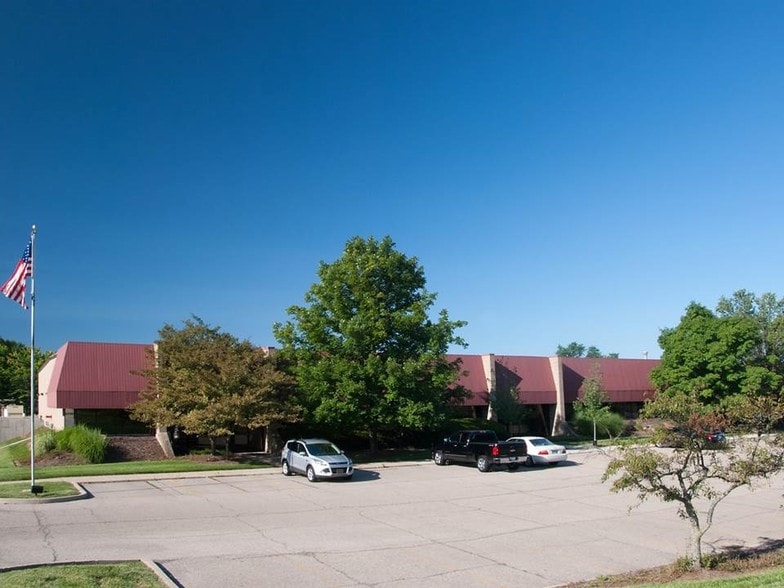 7745 E Kemper Rd, Cincinnati, OH for sale - Building Photo - Image 1 of 1