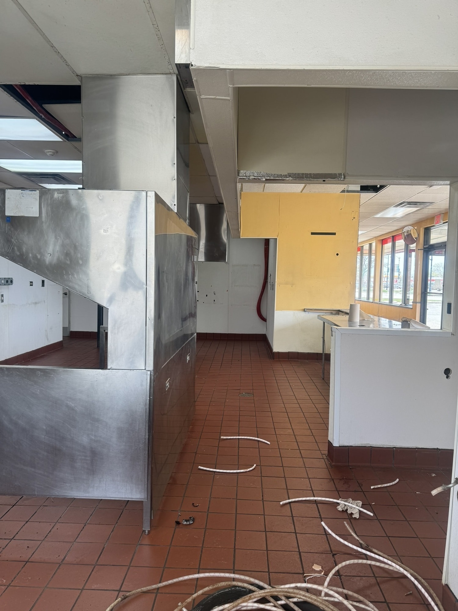 590 Roosevelt Rd, Glen Ellyn, IL for sale Interior Photo- Image 1 of 2