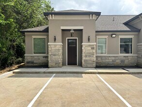 12410 Spring Cypress Rd, Tomball, TX for lease Building Photo- Image 1 of 15