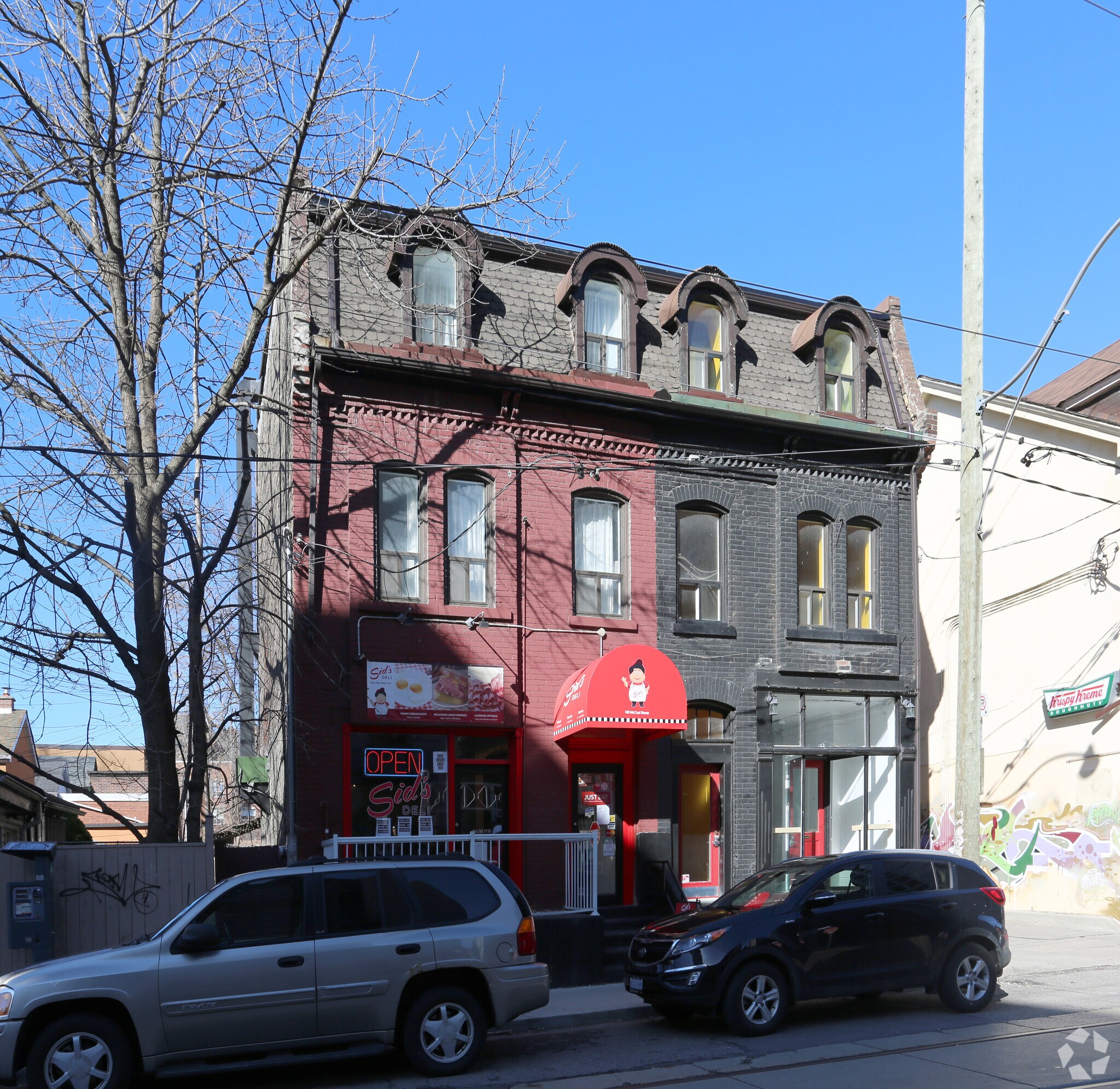 160-162 Mccaul St, Toronto, ON for lease Primary Photo- Image 1 of 3