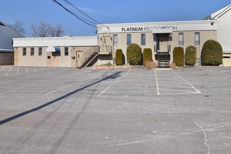 862 Charles St, Providence, RI for sale - Primary Photo - Image 1 of 42