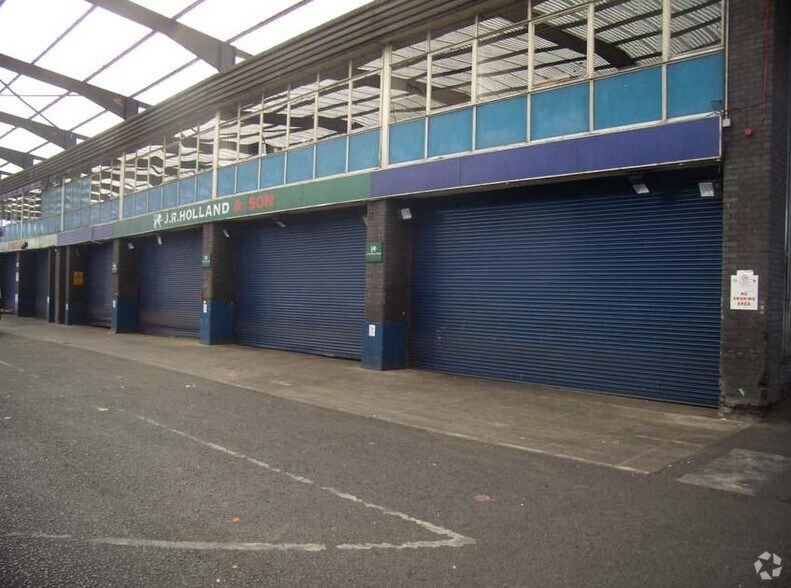 Earlsway, Gateshead for lease - Interior Photo - Image 2 of 6