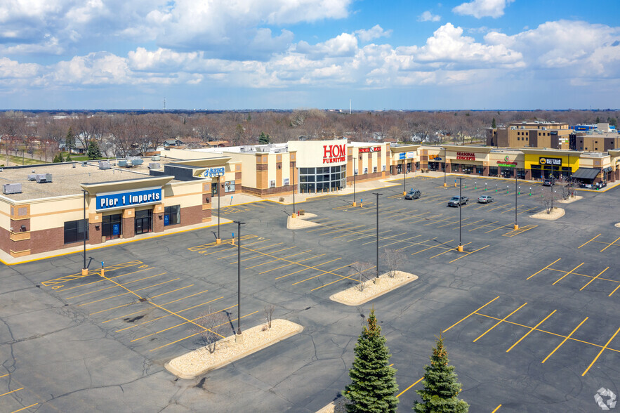 3701 W Division St, Saint Cloud, MN for lease - Building Photo - Image 2 of 9