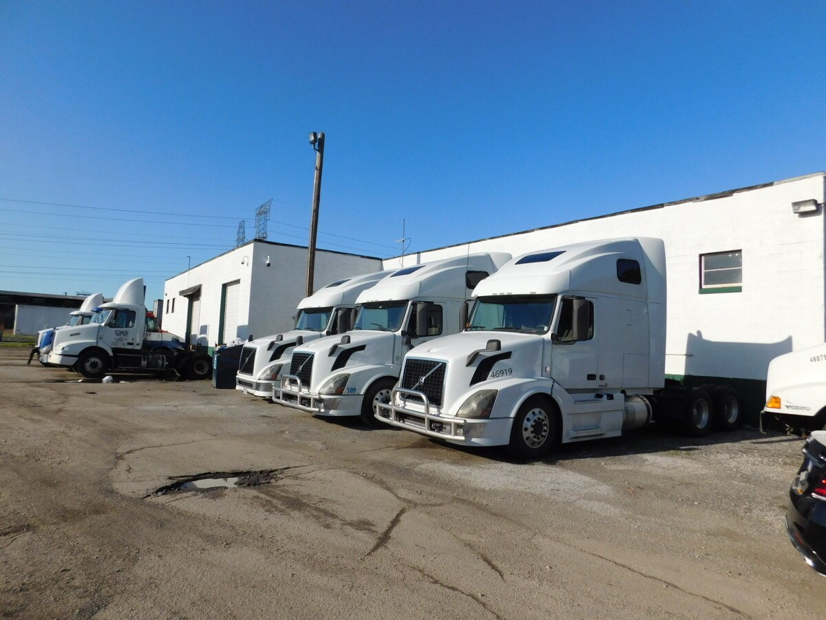 2000 Dolton Rd, Calumet City, IL, 60409 - Truck Terminal Property For