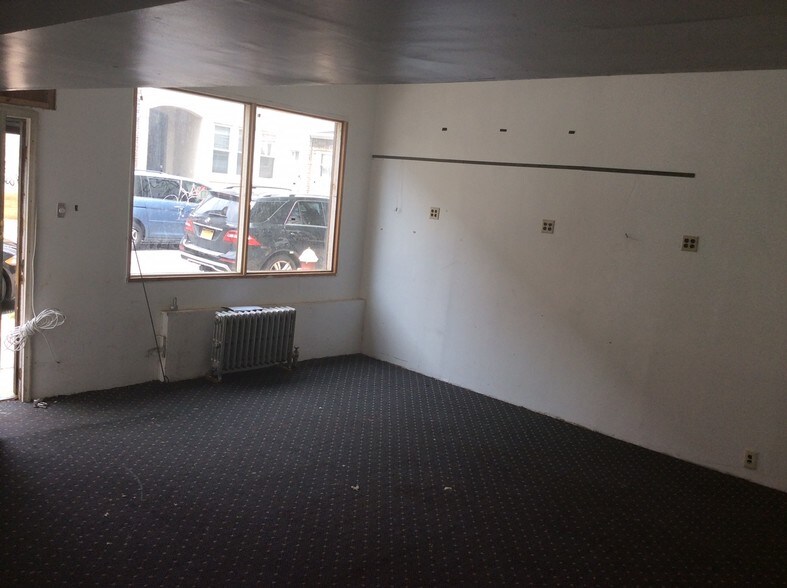 8701 Jamaica Ave, Woodhaven, NY for sale - Primary Photo - Image 1 of 1