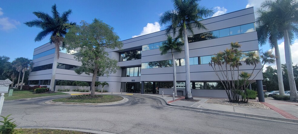 800 Goodlette Rd N, Naples, FL for lease - Building Photo - Image 1 of 6