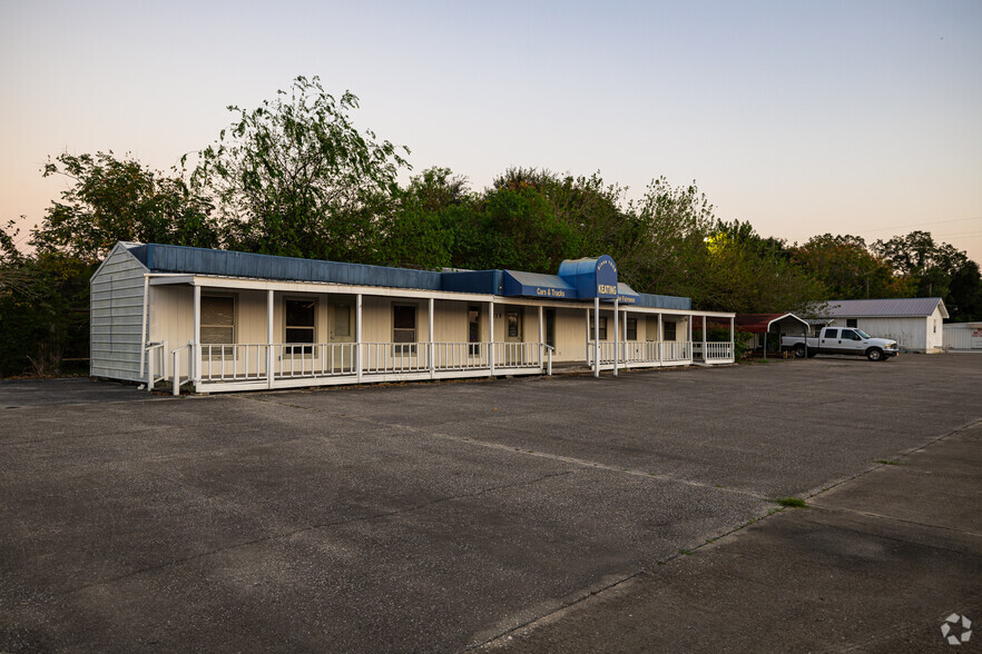 215 Highway 124, Winnie, TX for sale - Primary Photo - Image 1 of 1