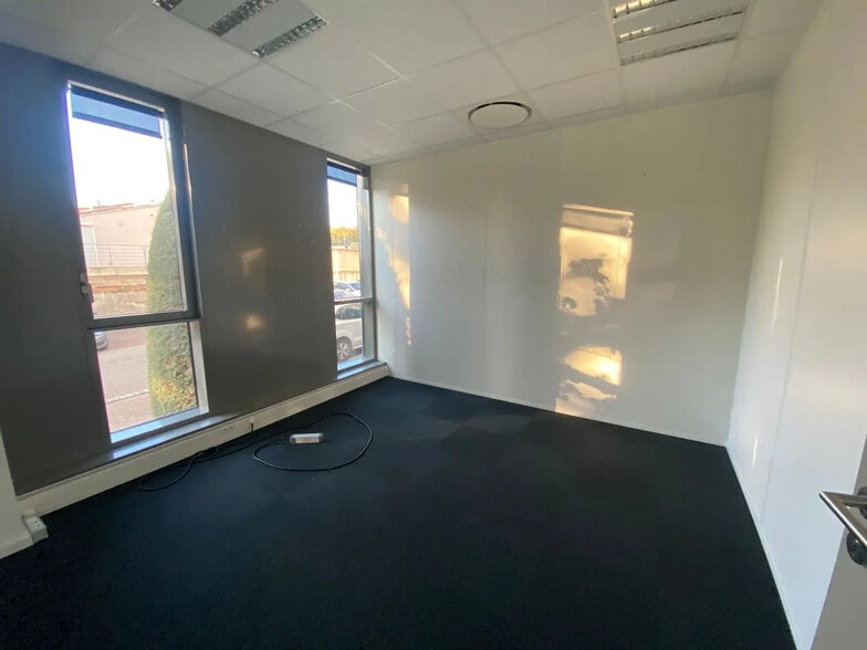 Rue Pascal Xavier Coste, Marseille for sale - Building Photo - Image 2 of 11