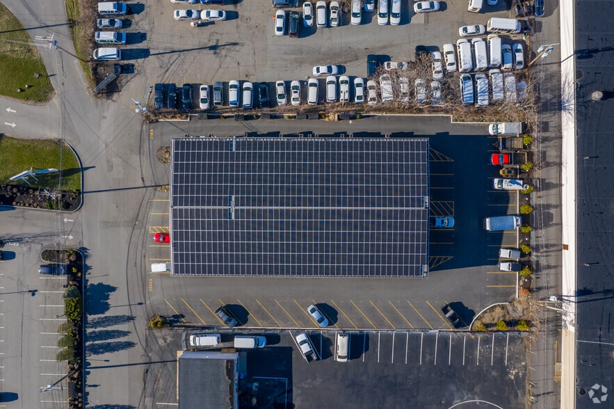 586 Pleasant St, Watertown, MA for lease - Building Photo - Image 3 of 19