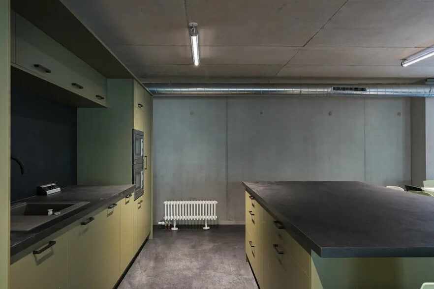 Office in Nantes for lease - Building Photo - Image 3 of 5