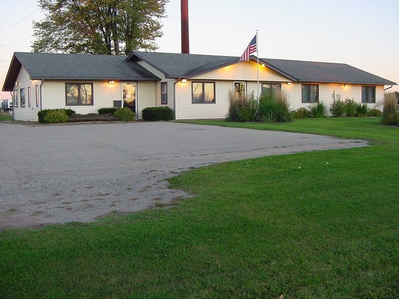 710 S 4th St, Abbotsford, WI for sale - Primary Photo - Image 1 of 1