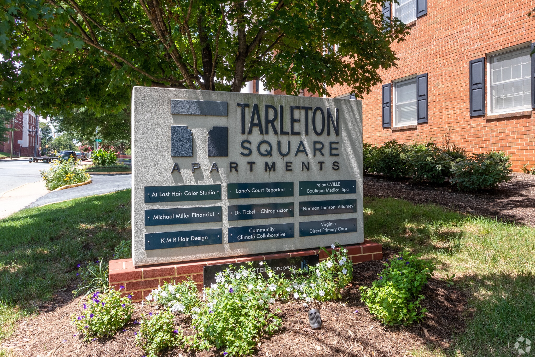 701 E High St, Charlottesville, VA for lease Building Photo- Image 1 of 4