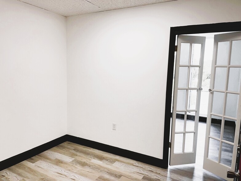 3118 Gulf To Bay Blvd, Clearwater, FL for lease - Building Photo - Image 2 of 27