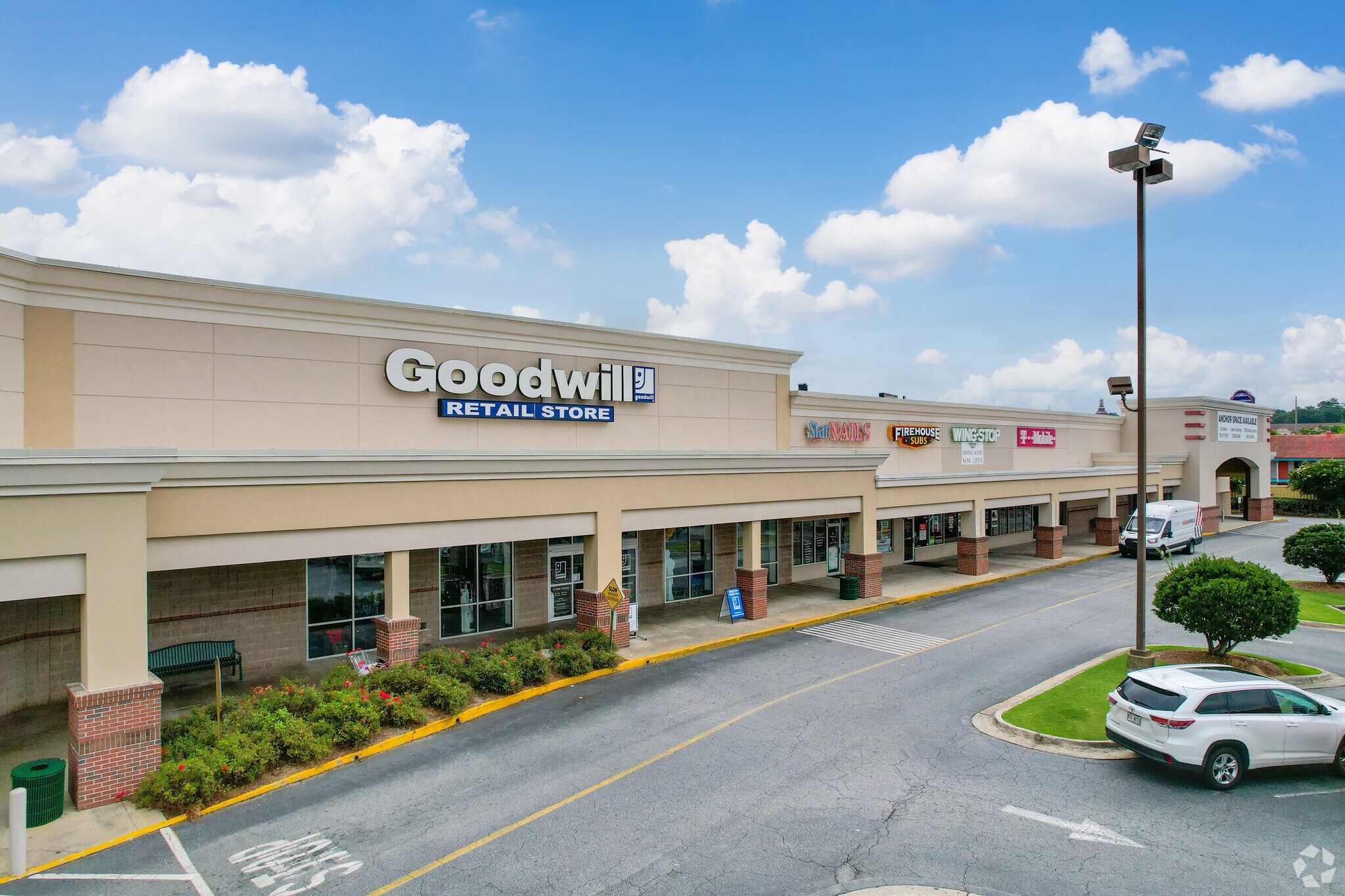 3201 Macon Rd, Columbus, GA 31906 Cross Country Plaza