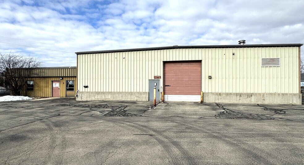 104 E Burnett St, Beaver Dam, WI for sale - Building Photo - Image 1 of 1