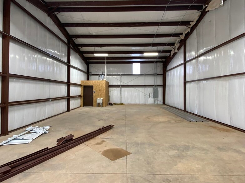 8120 Silver Crossing, Oklahoma City, OK for sale - Interior Photo - Image 2 of 10