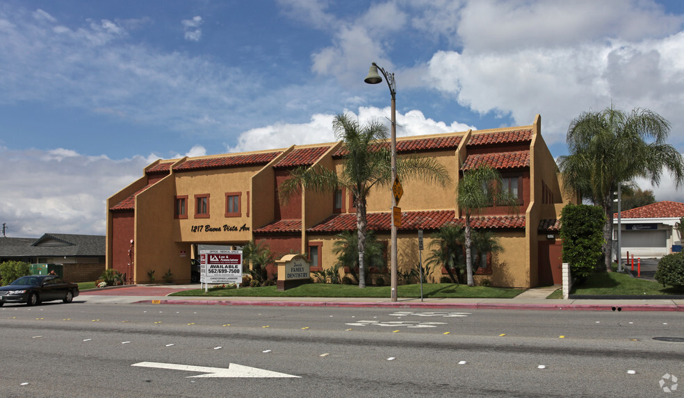 1217 Buena Vista St, Duarte, CA for lease - Primary Photo - Image 1 of 19