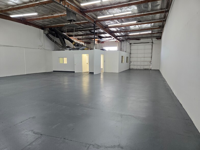 8821 Shirley Ave, Northridge, CA for lease - Building Photo - Image 2 of 3