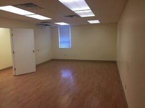 110 Union St, Hackensack, NJ for lease Interior Photo- Image 1 of 4