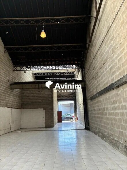 Industrial in Noisy-le-Sec for sale - Interior Photo - Image 1 of 3