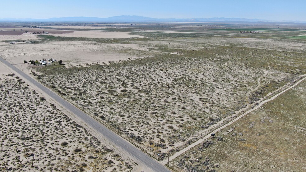 East Ave. K/117 Street East, Lancaster, CA for sale - Primary Photo - Image 1 of 4