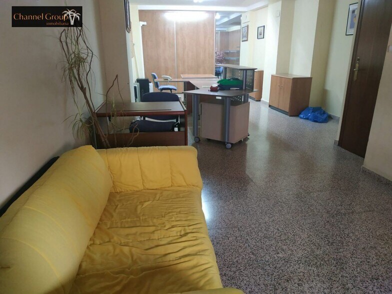 Retail in Quinto for lease - Building Photo - Image 3 of 6