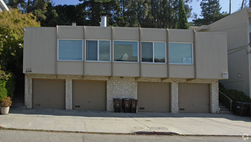 6506-6508 Lucas Ave, Oakland, CA for sale - Primary Photo - Image 1 of 17