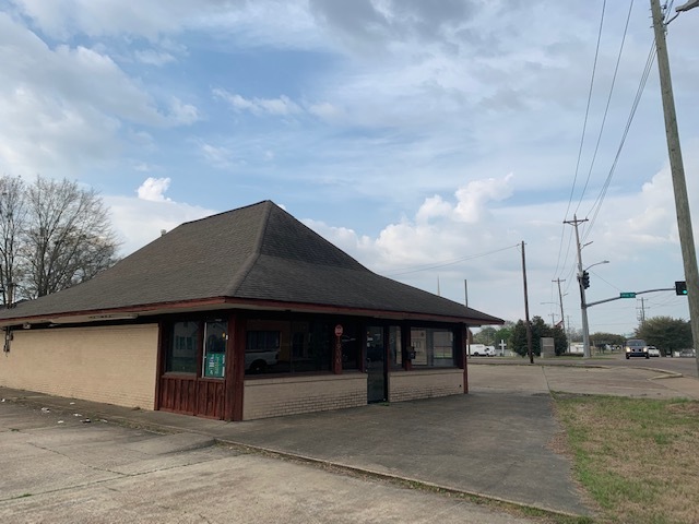 1900 Main St, Columbus, MS for sale - Building Photo - Image 2 of 9