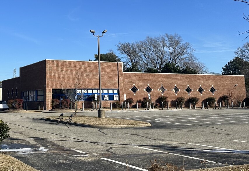 4813 W Mercury Blvd, Hampton, VA for lease - Building Photo - Image 3 of 3