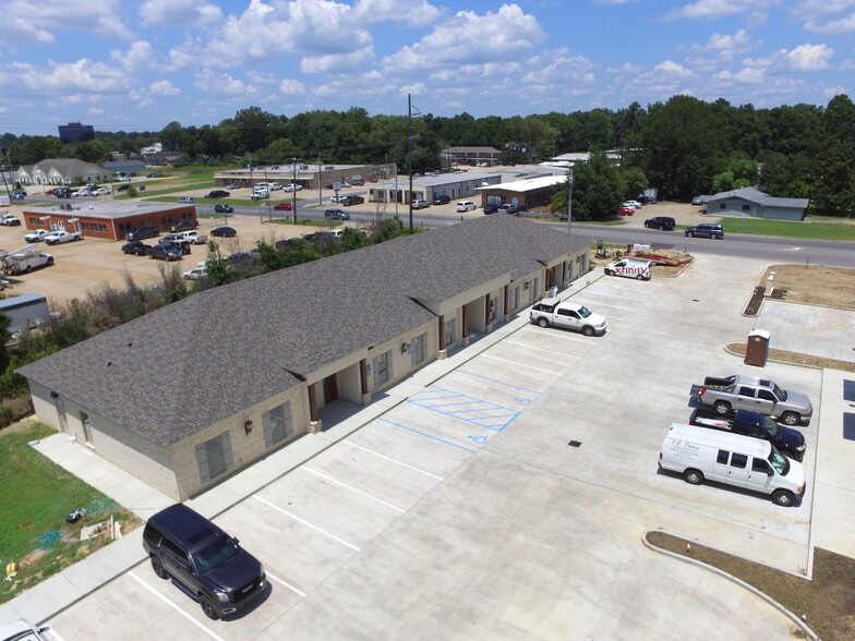 2014 Tower Dr, Monroe, LA for lease - Building Photo - Image 2 of 9