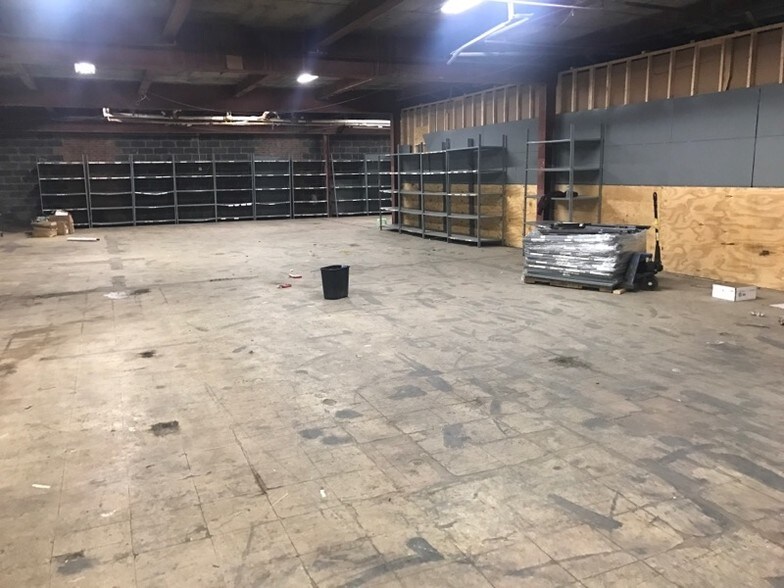 222 Varick Ave, Brooklyn, NY for sale - Primary Photo - Image 1 of 1