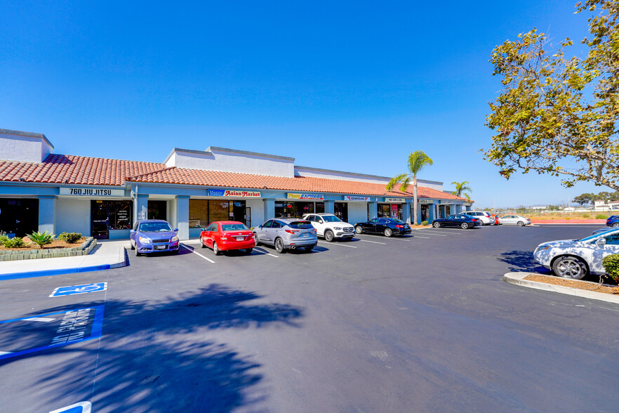 3308-3320 Mission Ave, Oceanside, CA for lease - Building Photo - Image 3 of 7